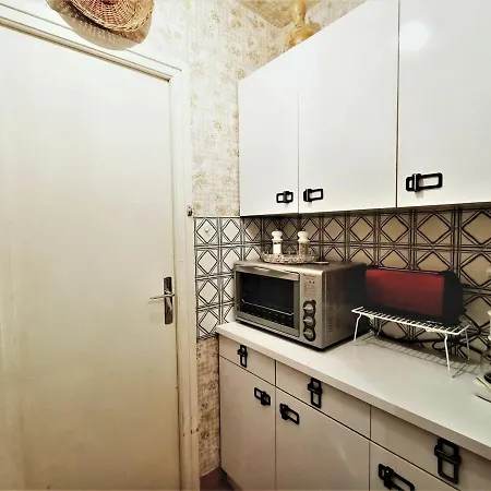 Lumineux Et Fonctionnel Avec Balcon Et Garage, Proche Centre-ville Et Thermes A ! - Fr-1-555-1