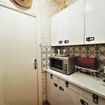 Lumineux Avec Balcon Et Garage à - Fr-1-555-1