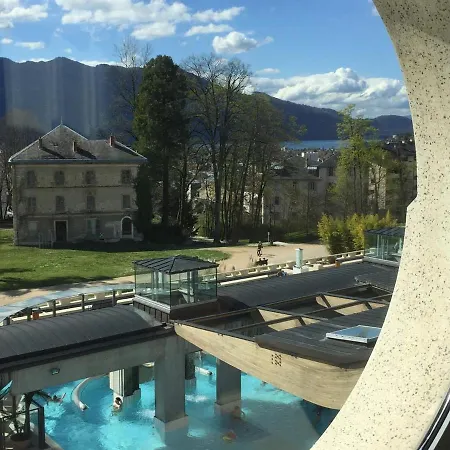 Lumineux Et Fonctionnel, Idéalement Situé à - Fr-1-555-1 Aix-les-Bains