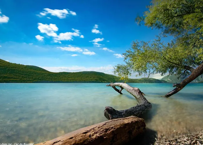 Lumineux Et Fonctionnel, Idéalement Situé à - Fr-1-555-1 * Aix-les-Bains
